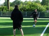 Laatste training S.K.N.W.K. JO11-1JM van seizoen 2022-2023 (partijtje tegen de ouders) (31/221)